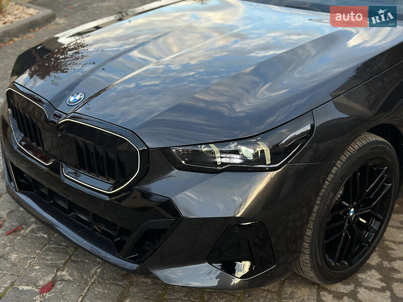 Седан BMW 5 Series 2024 в Львові