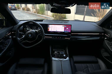 Седан BMW 5 Series 2024 в 