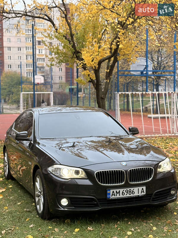 Седан BMW 5 Series 2012 в Чернігові