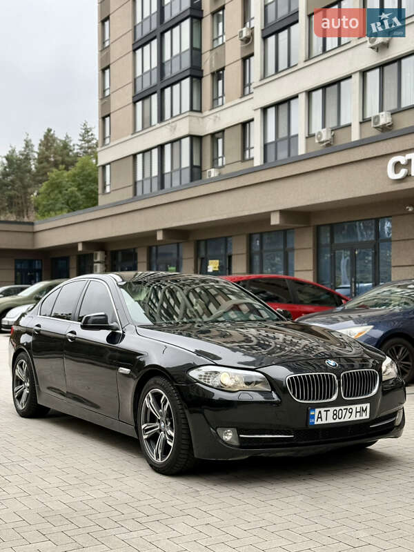Седан BMW 5 Series 2012 в 