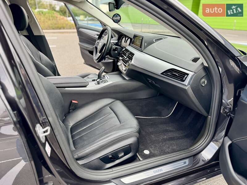 Універсал BMW 5 Series 2017 в Києві фото 43 Універсал BMW 5 Series 2017 в Києві
