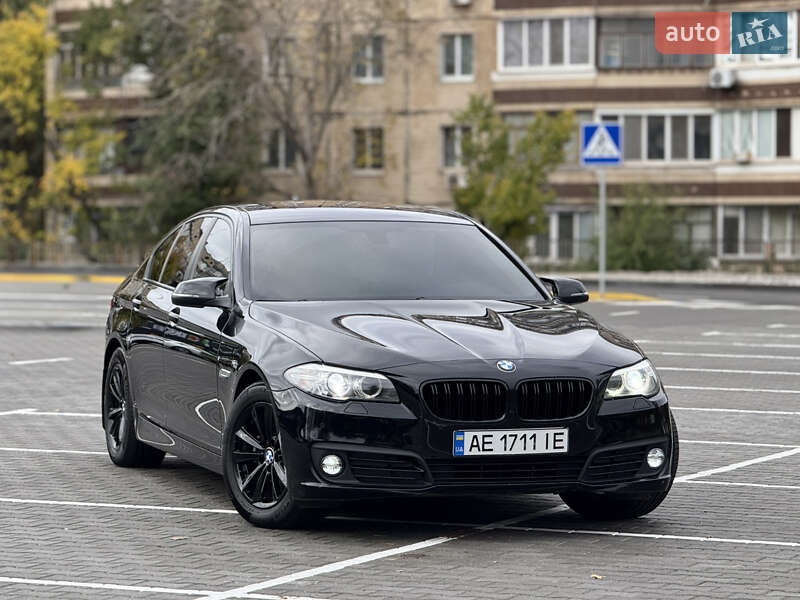 Седан BMW 5 Series 2016 в Киеве