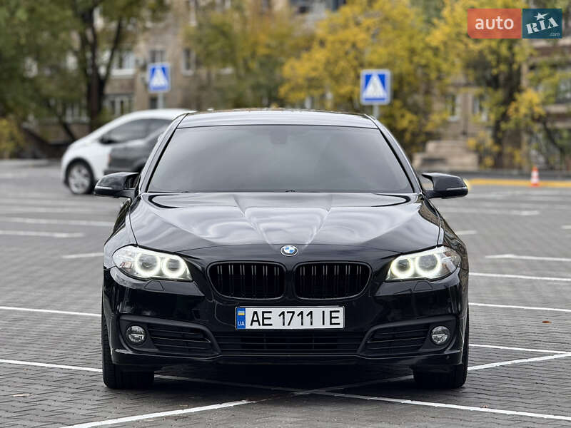 Седан BMW 5 Series 2016 в Киеве