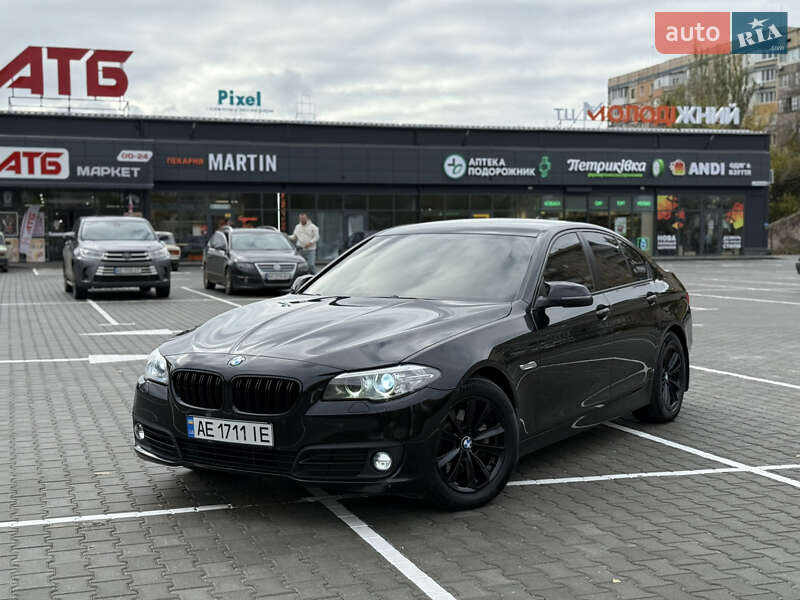 Седан BMW 5 Series 2016 в Киеве