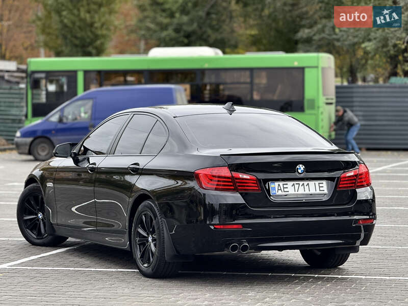 Седан BMW 5 Series 2016 в Киеве