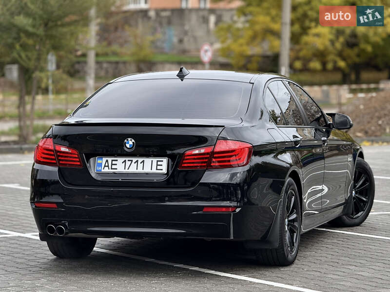 Седан BMW 5 Series 2016 в Киеве