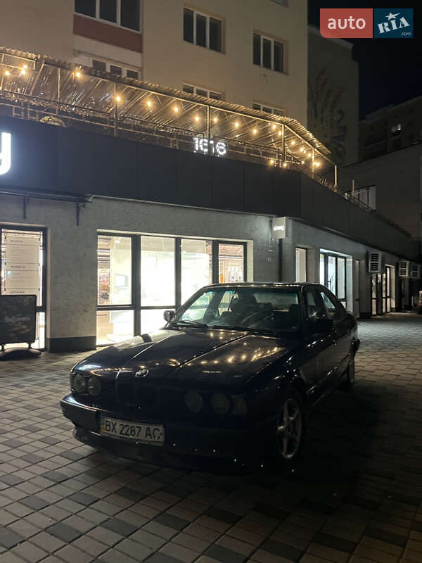 Седан BMW 5 Series 1989 в Хмельницком
