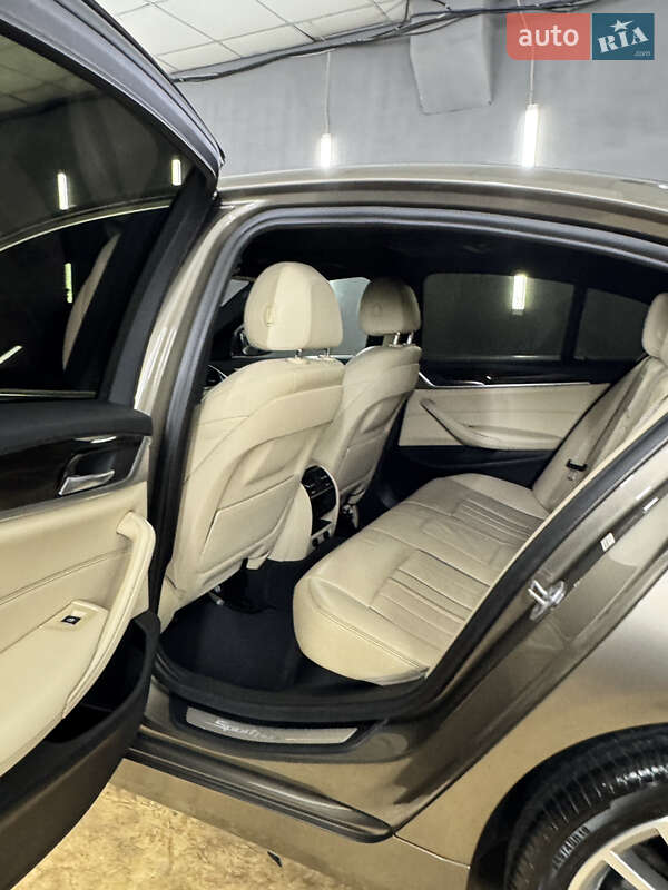 Седан BMW 5 Series 2017 в Киеве