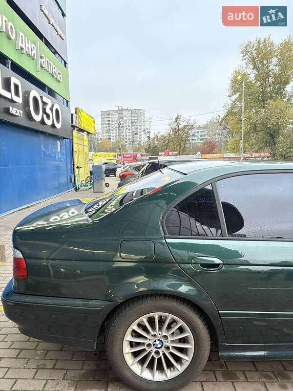 Седан BMW 5 Series 2001 в Киеве