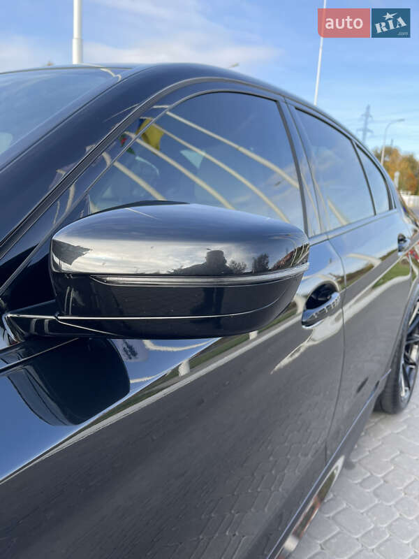 Седан BMW 5 Series 2018 в Днепре