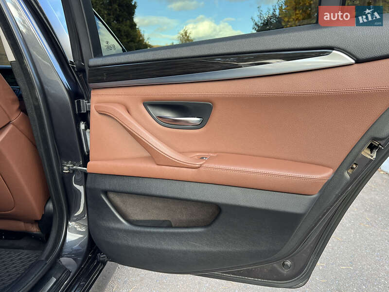 Седан BMW 5 Series 2012 в Ровно