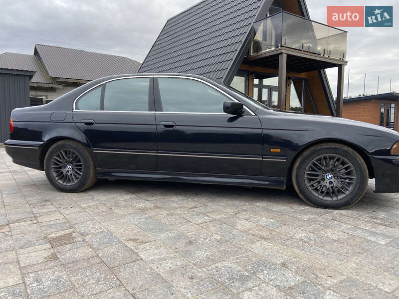 Седан BMW 5 Series 2002 в Ровно