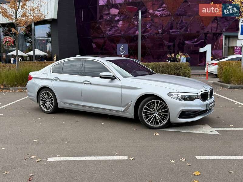 Седан BMW 5 Series 2018 в  фото Седан BMW 5 Series 2018 в