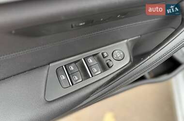 Седан BMW 5 Series 2018 в  фото 14 Седан BMW 5 Series 2018 в