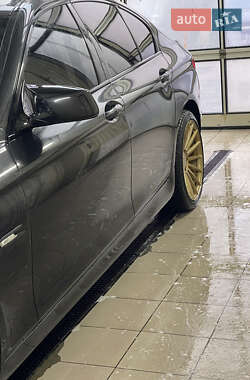 Седан BMW 5 Series 2012 в 