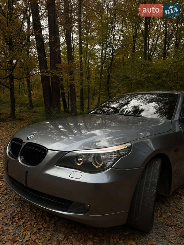 Седан BMW 5 Series 2008 в Львові