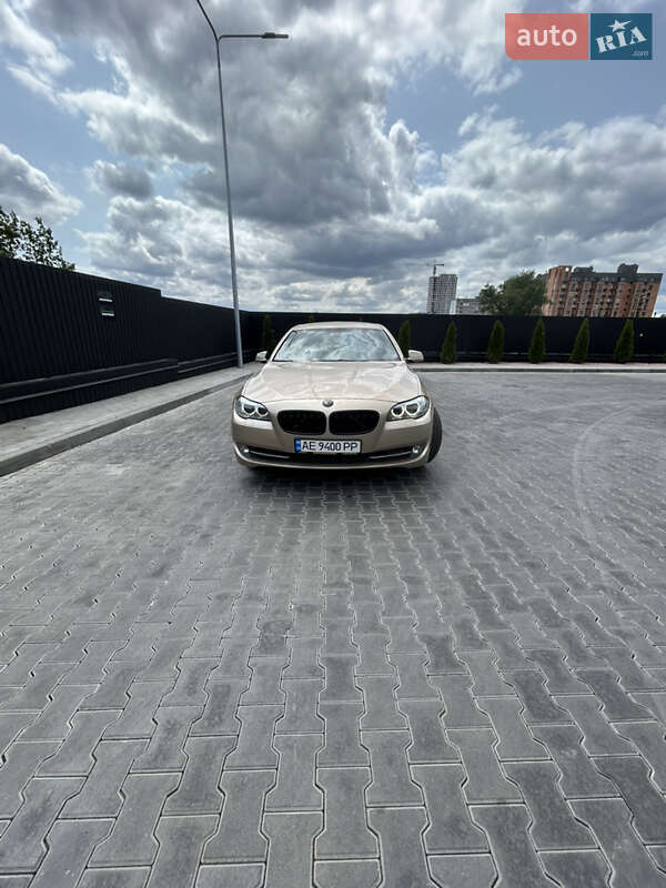 Седан BMW 5 Series 2013 в Дніпрі