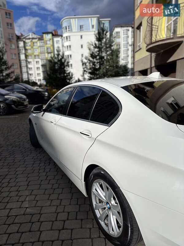 Седан BMW 5 Series 2016 в Івано-Франківську