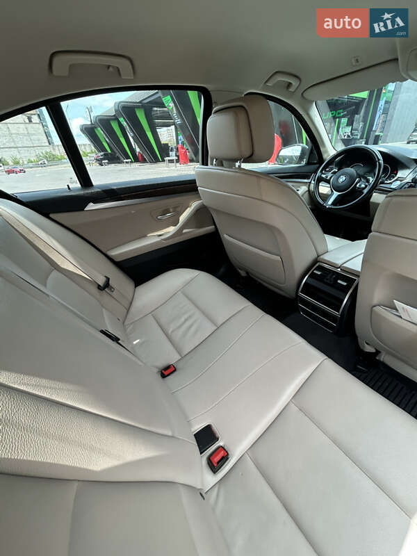 Седан BMW 5 Series 2013 в Дніпрі