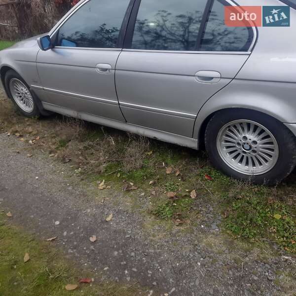 Седан BMW 5 Series 1999 в Горішніх Плавнях