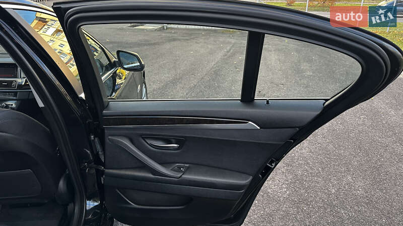 Седан BMW 5 Series 2015 в Ковелі