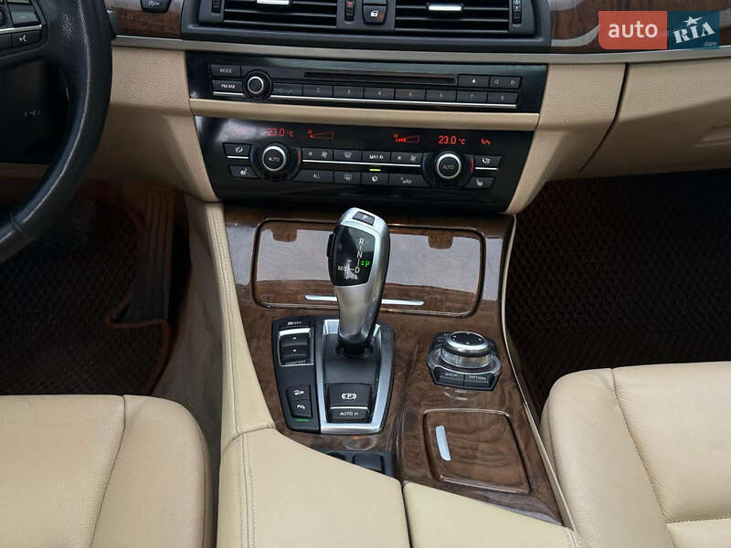 Седан BMW 5 Series 2011 в Ужгороде