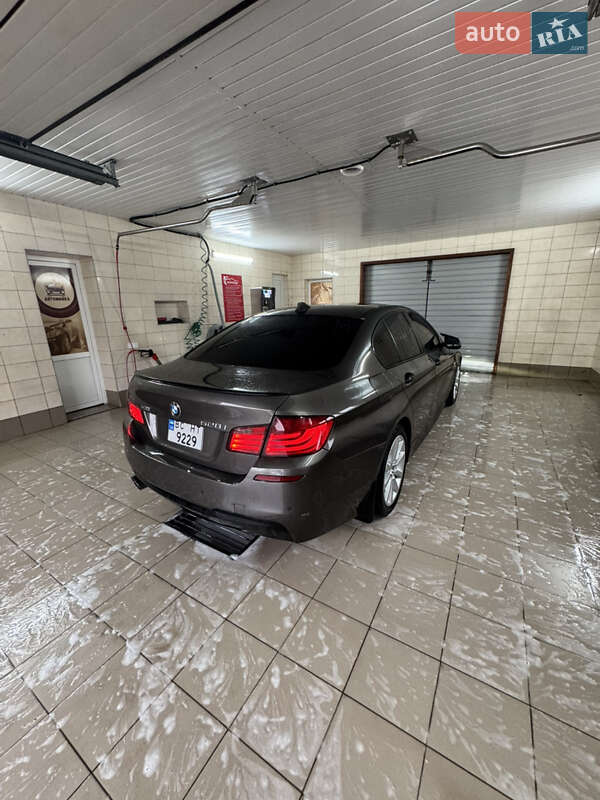 Седан BMW 5 Series 2012 в Жовкве