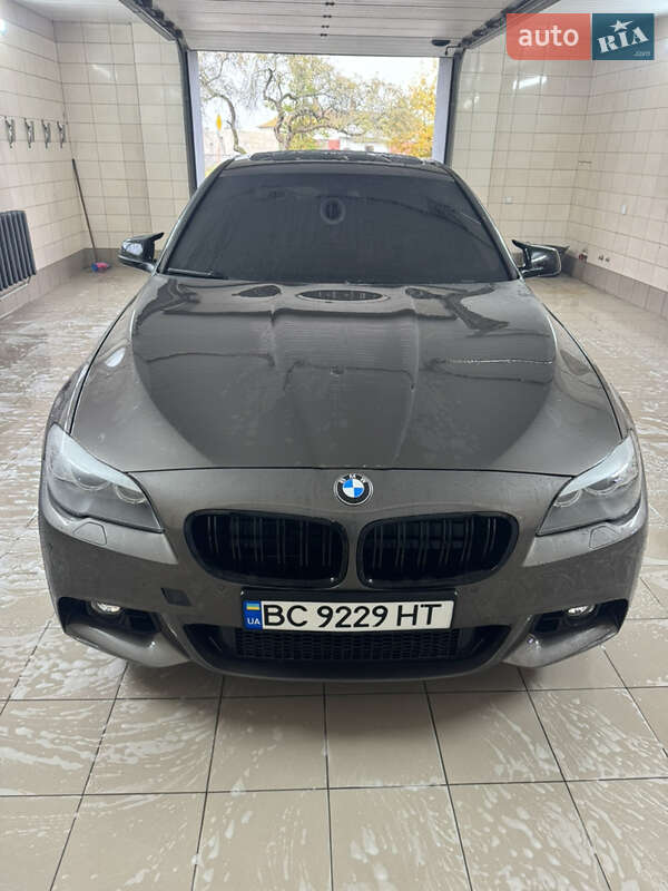 Седан BMW 5 Series 2012 в Жовкве