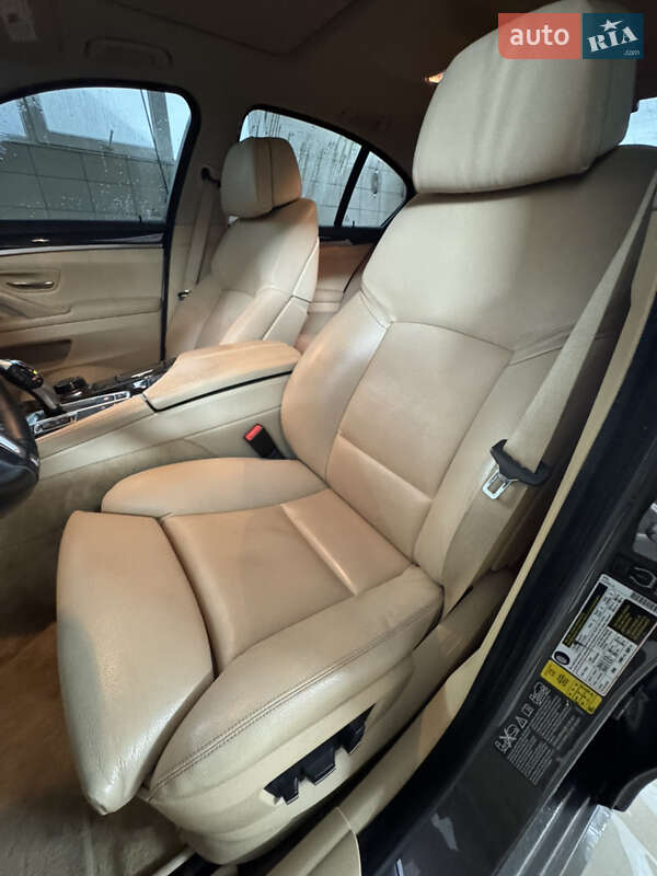 Седан BMW 5 Series 2012 в Жовкве