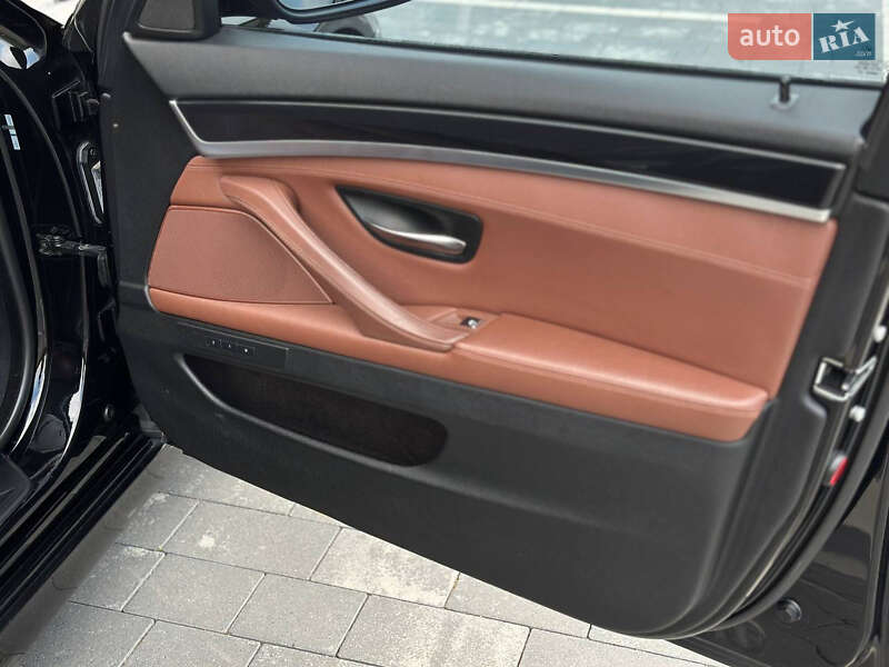 Седан BMW 5 Series 2013 в Ужгороді