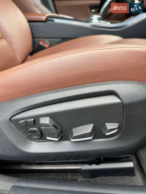 Седан BMW 5 Series 2013 в Ужгороді