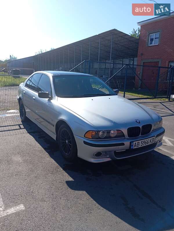 Седан BMW 5 Series 2000 в Виннице