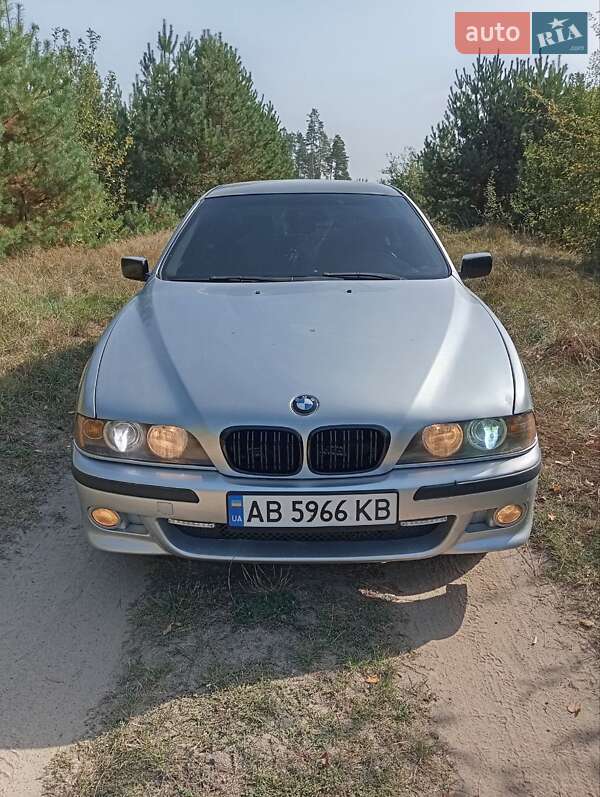Седан BMW 5 Series 2000 в Виннице