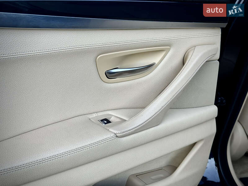 Седан BMW 5 Series 2015 в Киеве