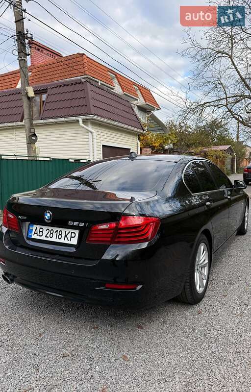 Седан BMW 5 Series 2015 в Виннице