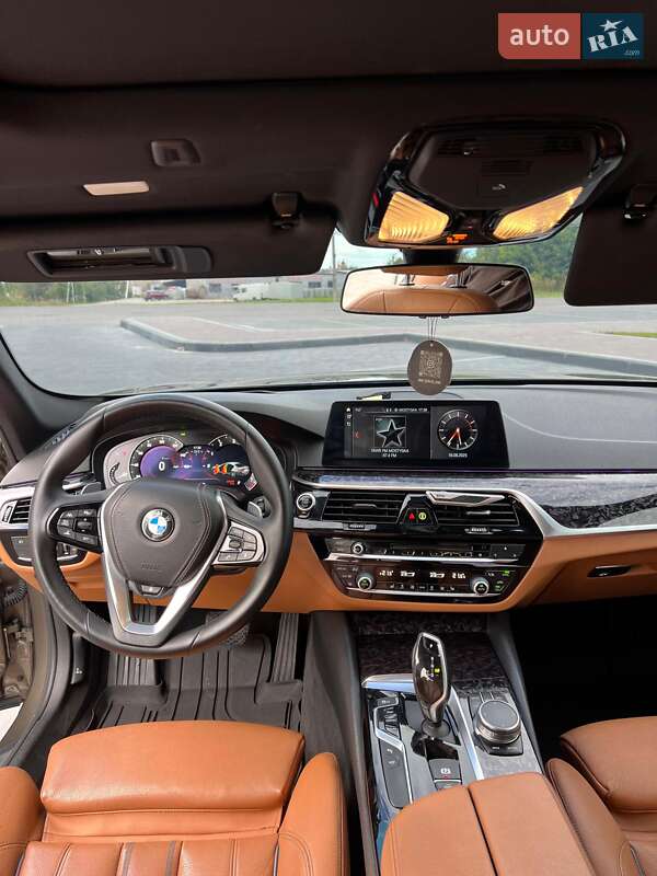 Седан BMW 5 Series 2017 в Львове фото 18 Седан BMW 5 Series 2017 в Львове