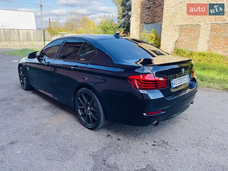 Седан BMW 5 Series 2015 в Ужгороде