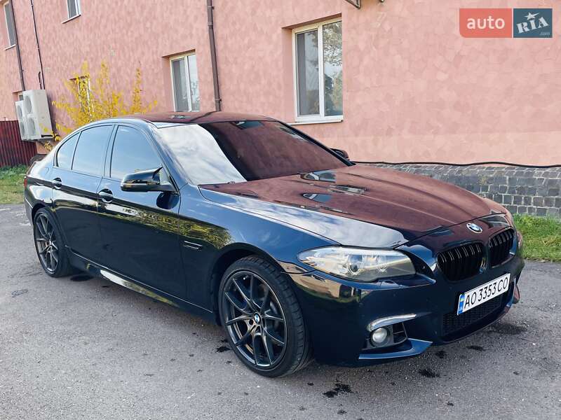 Седан BMW 5 Series 2015 в Ужгороде
