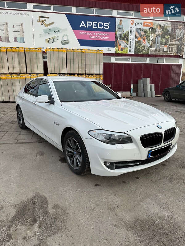 BMW 5 Series 2011