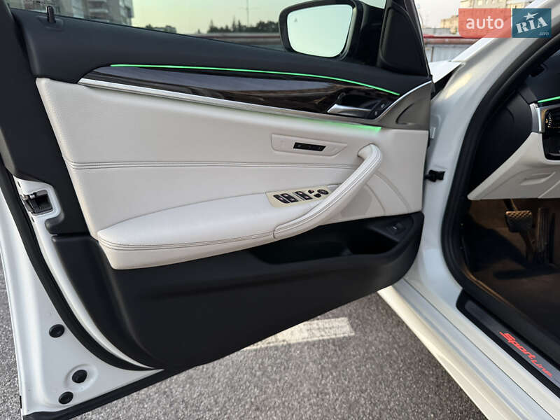 Седан BMW 5 Series 2018 в Виннице