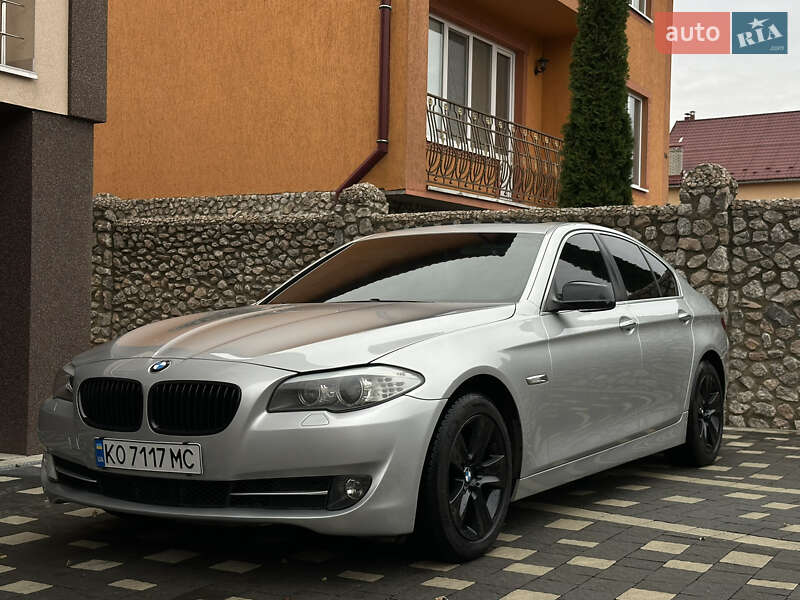 Седан BMW 5 Series 2012 в Сваляве