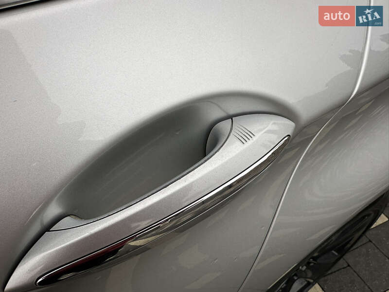 Седан BMW 5 Series 2012 в Сваляве