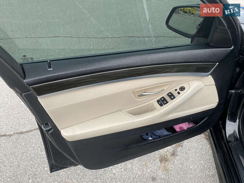 Седан BMW 5 Series 2012 в Харкові