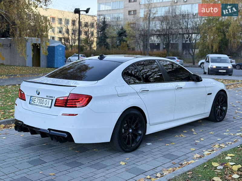 Седан BMW 5 Series 2015 в Днепре