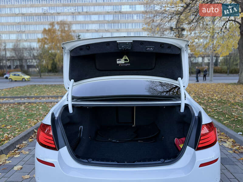 Седан BMW 5 Series 2015 в Днепре