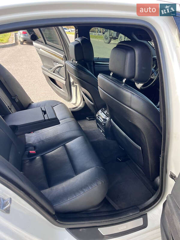 Седан BMW 5 Series 2013 в Львове