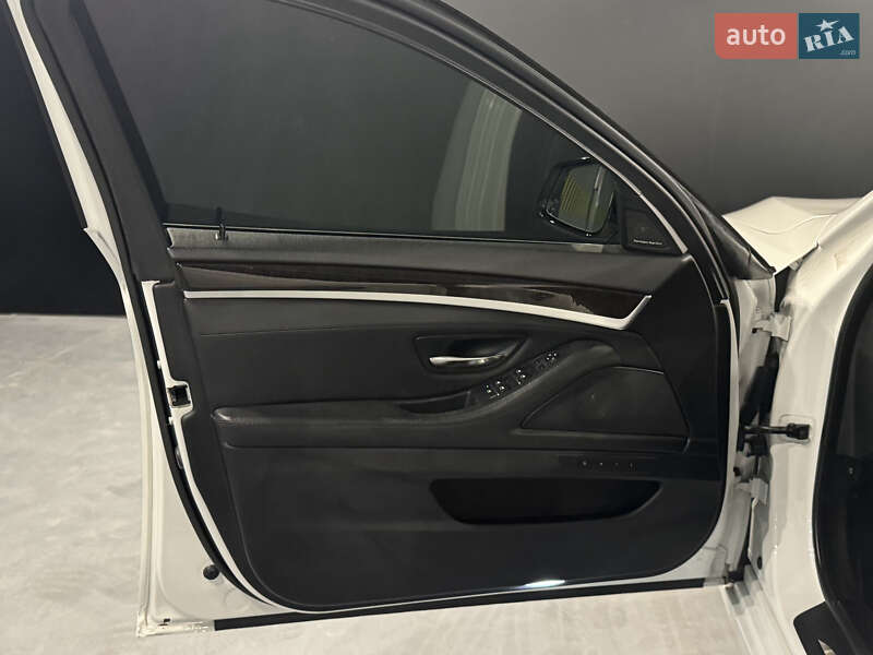 Седан BMW 5 Series 2014 в Одессе