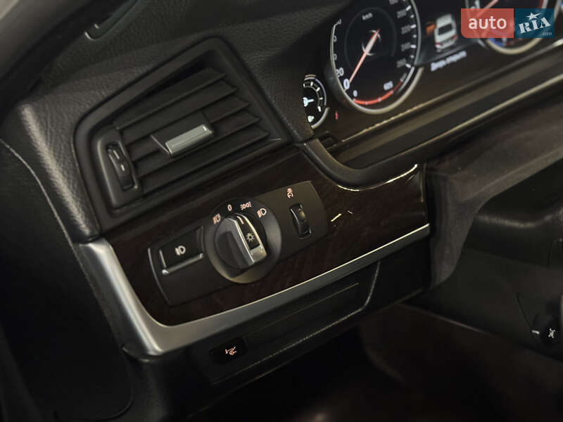 Седан BMW 5 Series 2014 в Одессе