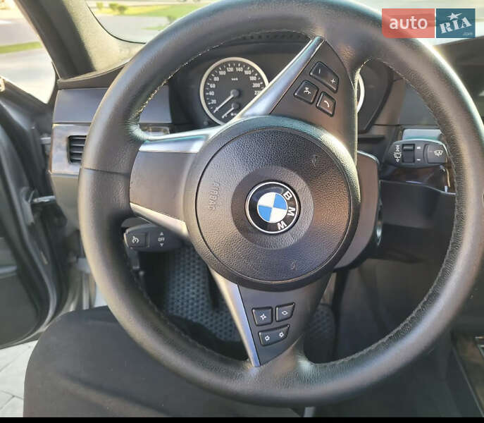 Седан BMW 5 Series 2004 в Львове
