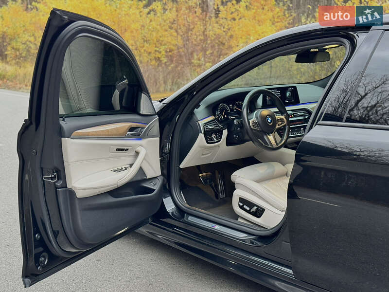 Седан BMW 5 Series 2017 в Олевске
